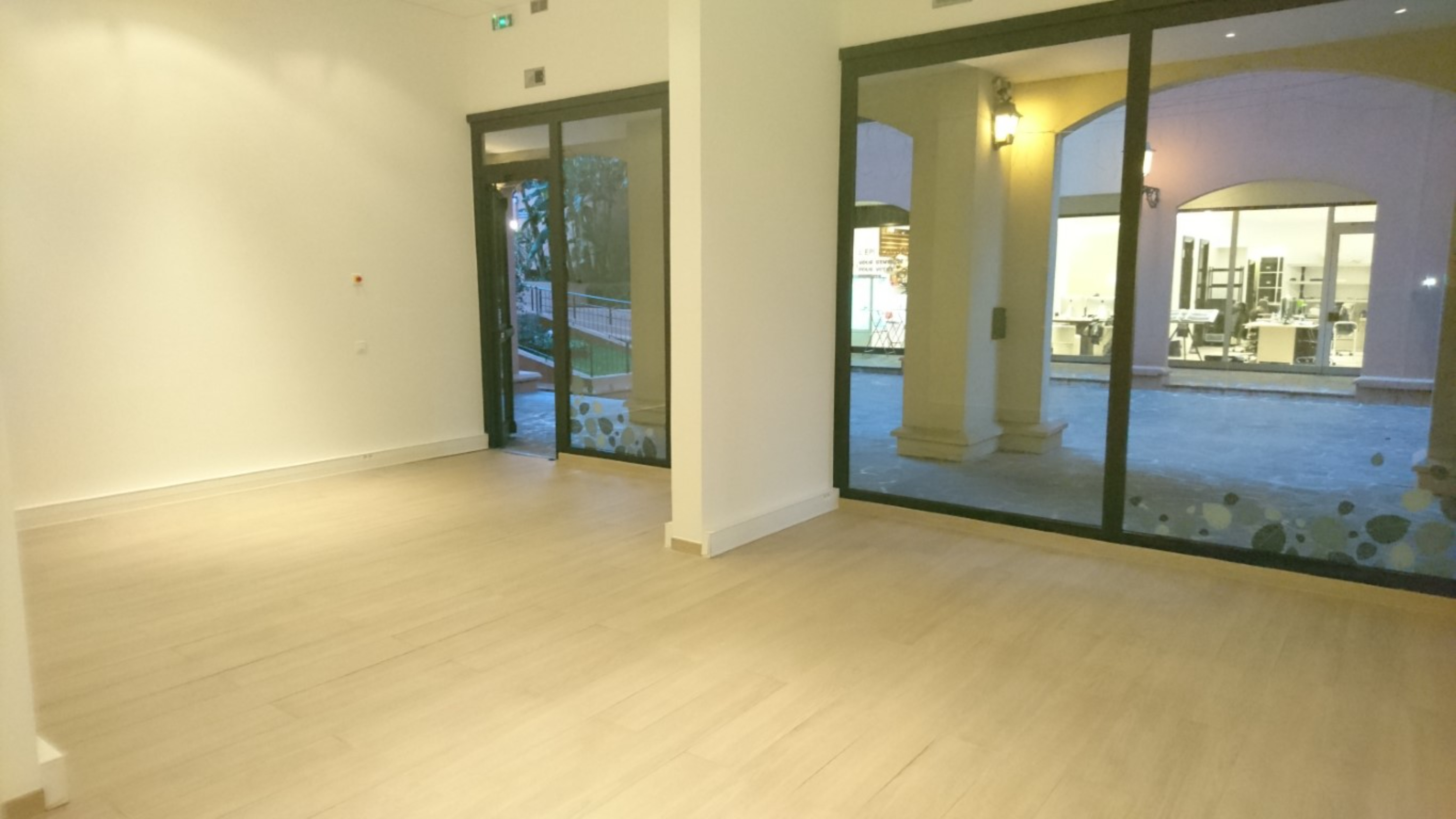 Bureau avec accès direct - Fontvieille