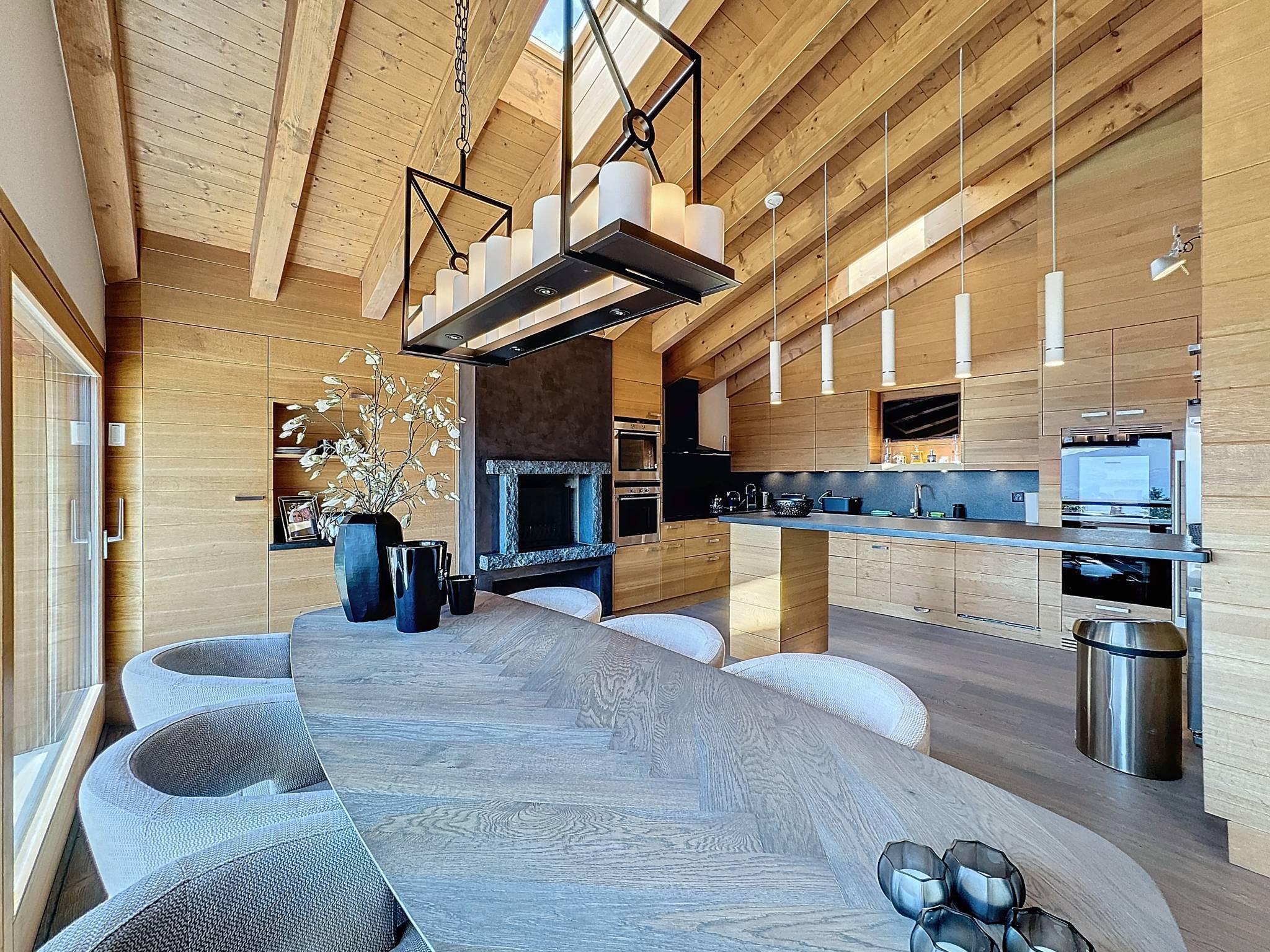 EXCLUSIVITÉ - Magnifique chalet avec vue panoramique SUR LA
PLAINE DU RHÔNE ET LES ALPES