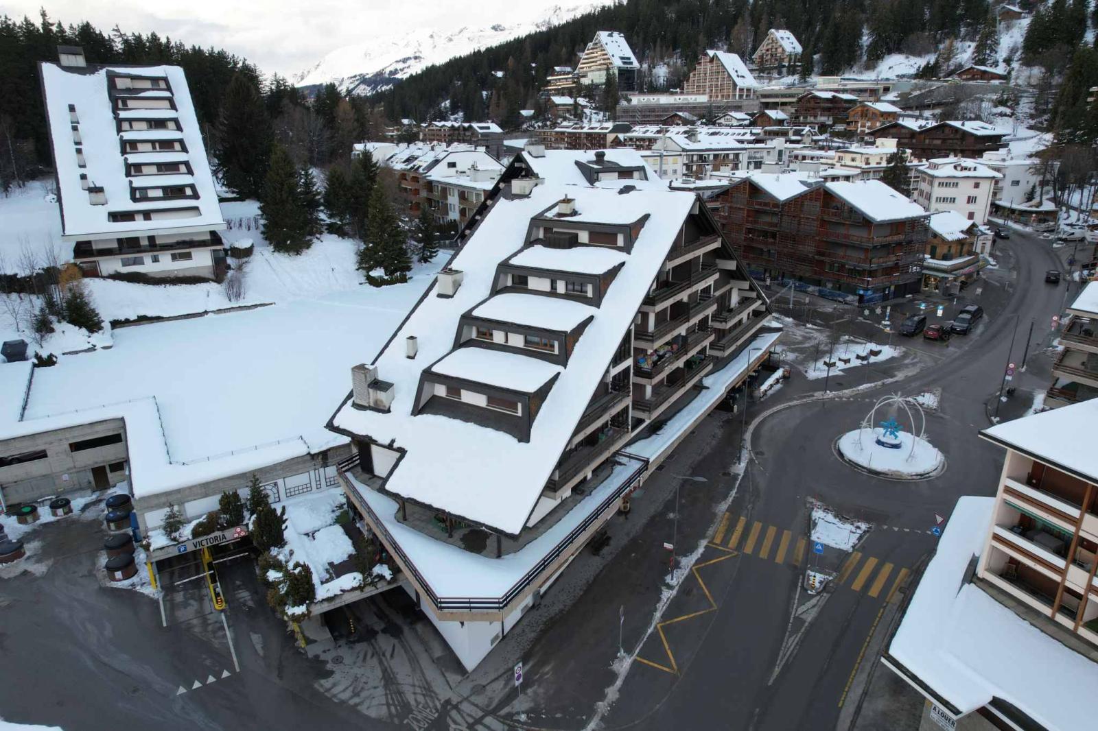 RARE - CHARMANT 2.5 PIÈCES EN PLEIN CENTRE