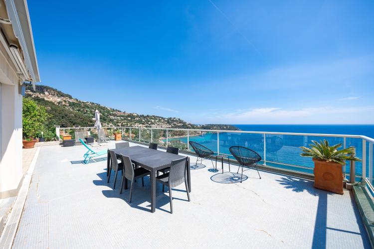 UNIQUE 3 CHAMBRES AVEC VUE MER PROCHE DE MONACO