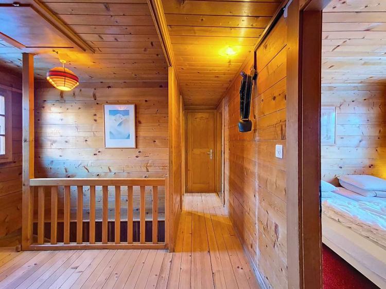 CHARMANT CHALET DE 7.5 PIÈCES AVEC POTENTIEL proche du centre de Crans