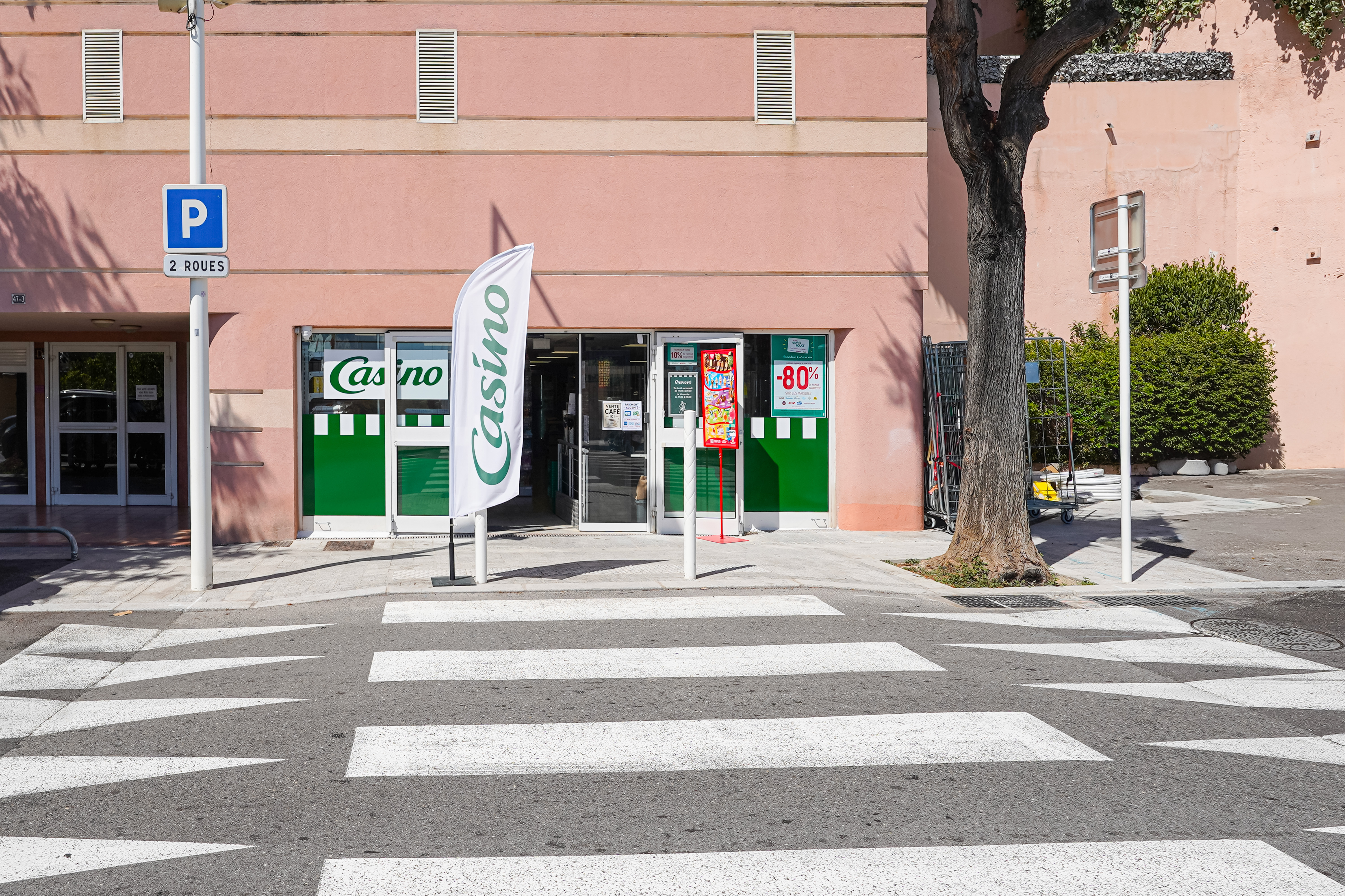 BEAUSOLEIL - 3 PIECES - CAVE, PARKING ET PISCINE
