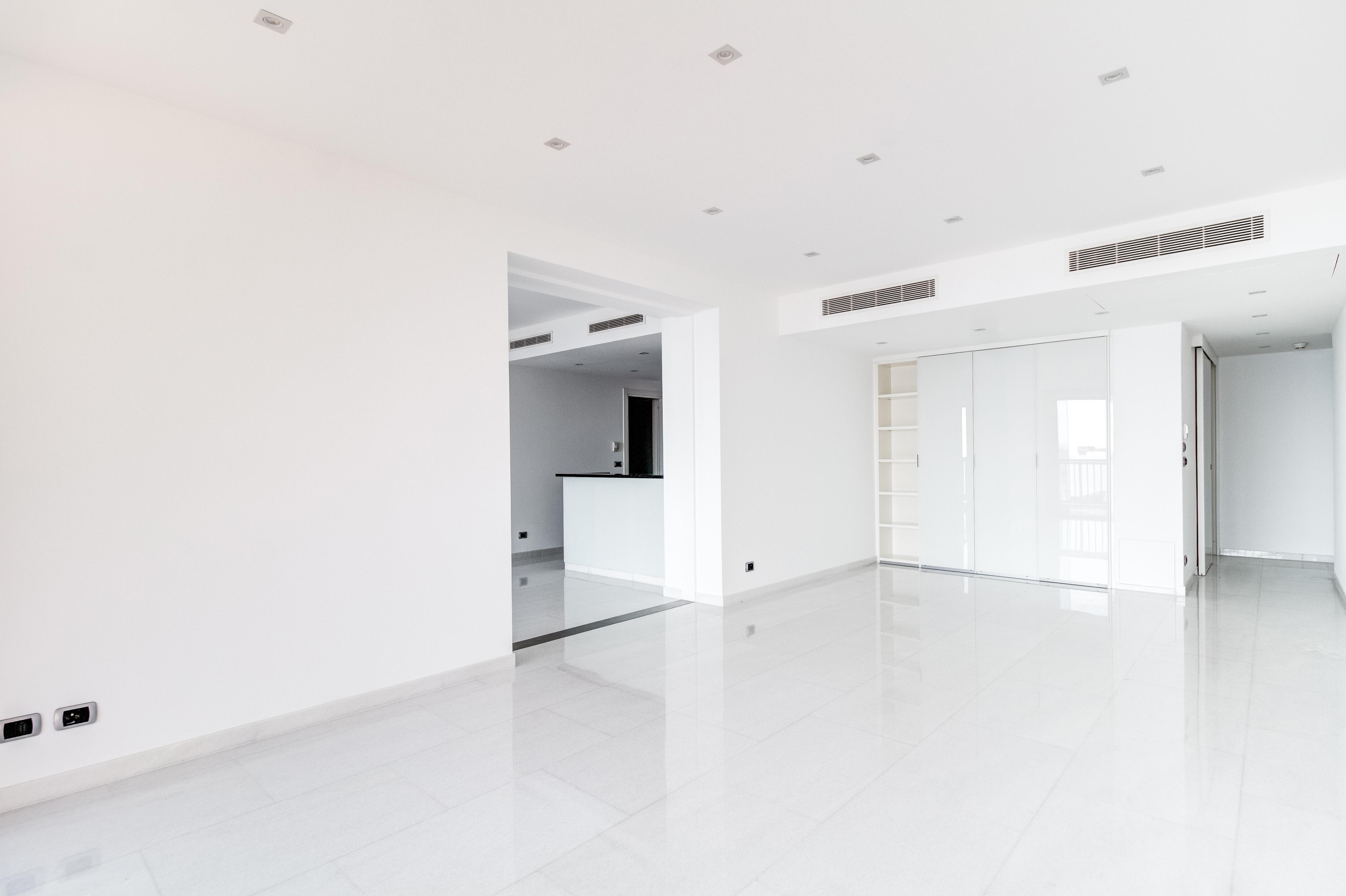 MIRABEAU : Rare appartement de 3 chambres à coucher et belle vue panoramique