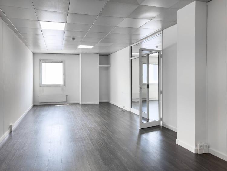 Surface de bureaux/ateliers de 337m2 à Satigny