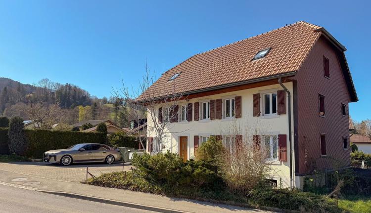 MAISON AVEC 2 LOGEMENTS DISTINCTS, GARAGE ET PLACES DE PARC