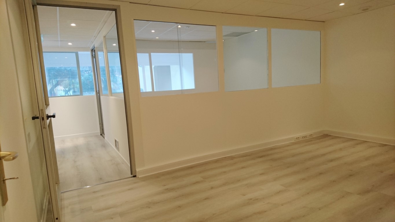Bureau rénové en plein coeur de Fontvieille