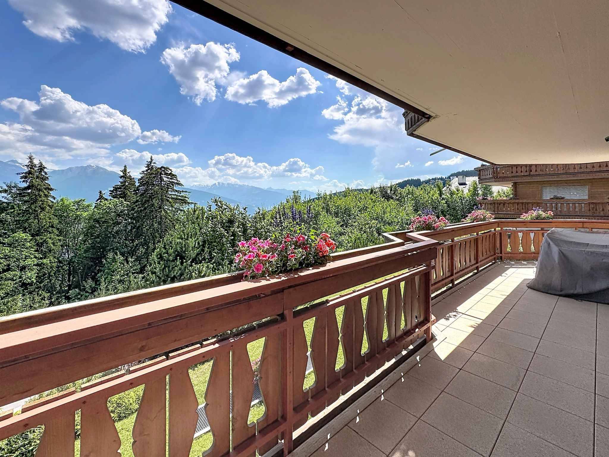 Magnifique appartement de 4.5 pièces avec jardin et belle vue