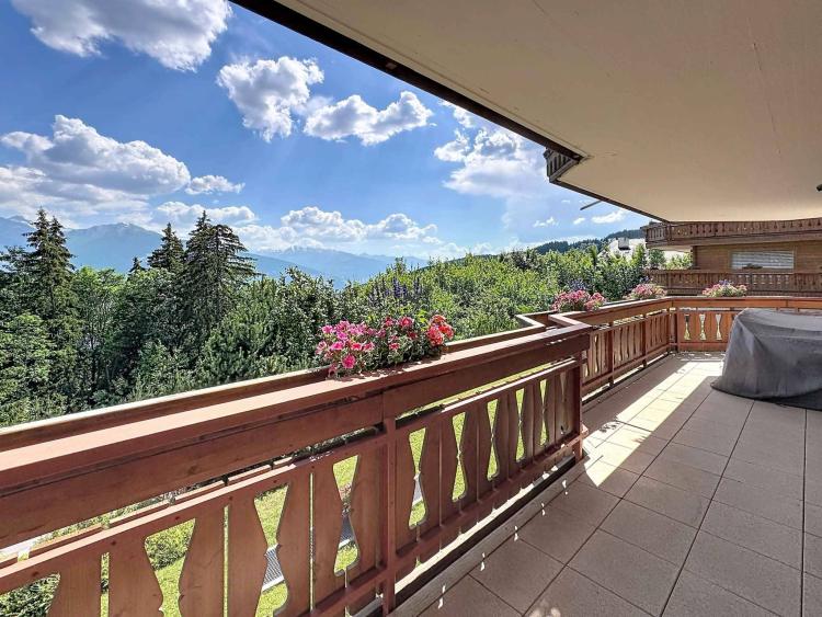 Magnifique appartement de 4.5 pièces avec jardin et belle vue