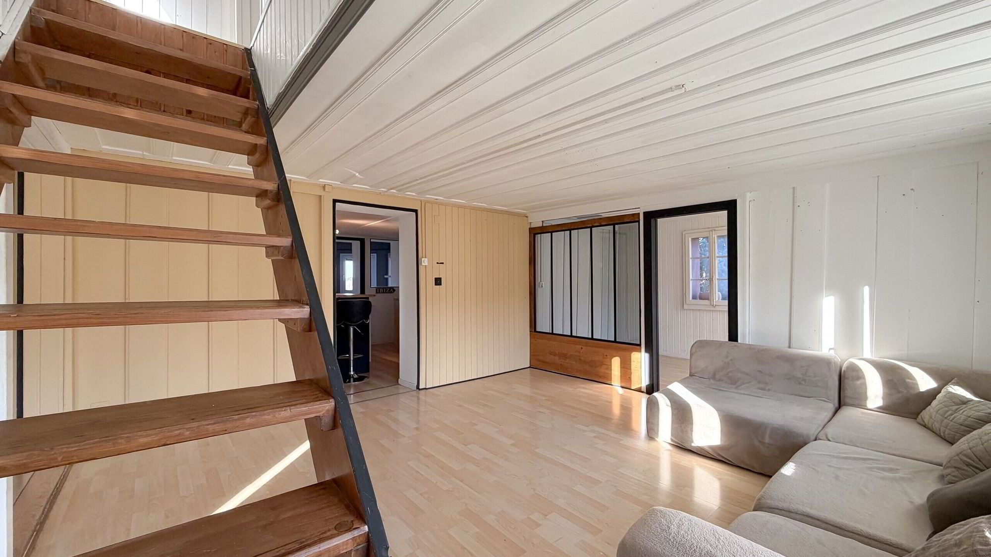 MAISON AVEC 2 LOGEMENTS DISTINCTS, GARAGE ET PLACES DE PARC