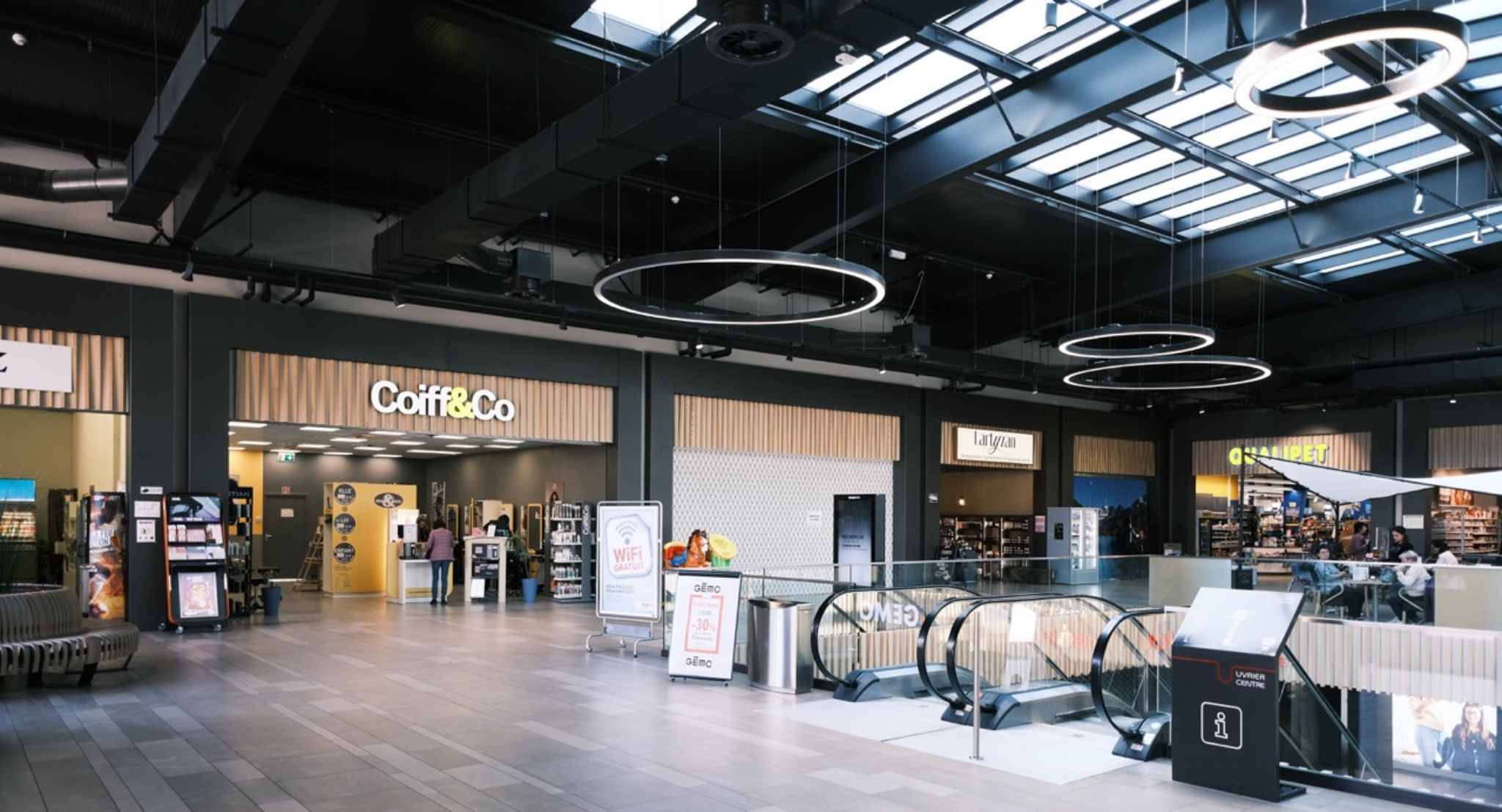 Arcade, commerce, showroom de 103 m2 à louer à Uvrier