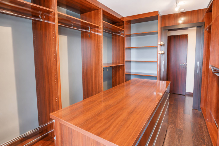 Magnifique attique en duplex avec vue imprenable sur le lac 