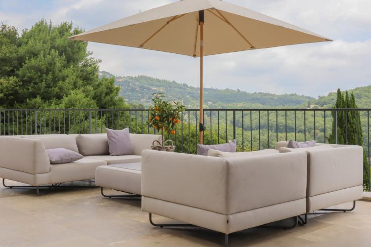 CHATEAUNEUF DE GRASSE - SUBLIME VILLA RÉNOVÉE