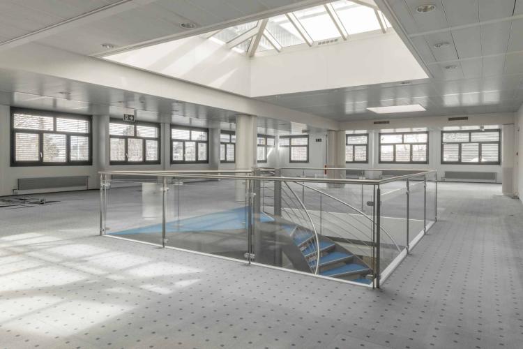 BÂTIMENT MULTIFONCTIONNEL DE 3 NIVEAUX À MEYRIN