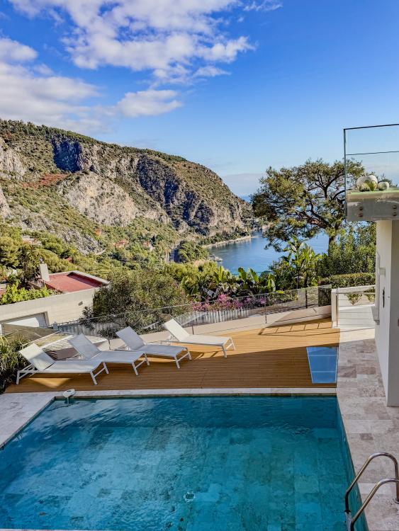 Èze Bord de Mer – Villa contemporaine aux lignes raffinées et panorama infini