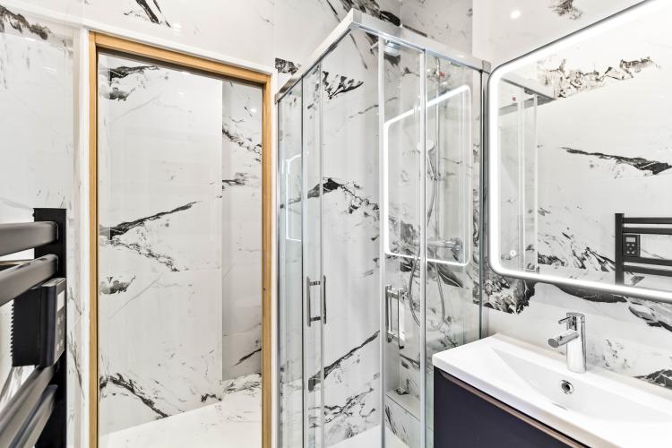 L'Ambassador: Appartement de deux pièces entièrement rénové