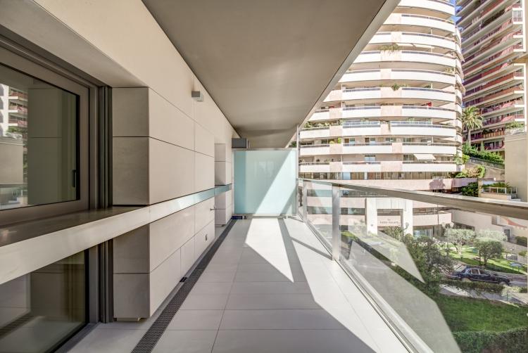 Monte-Carlo View: 3P avec Vue Panoramique, Cave & Parking dans Immeuble avec Concierge 24/7