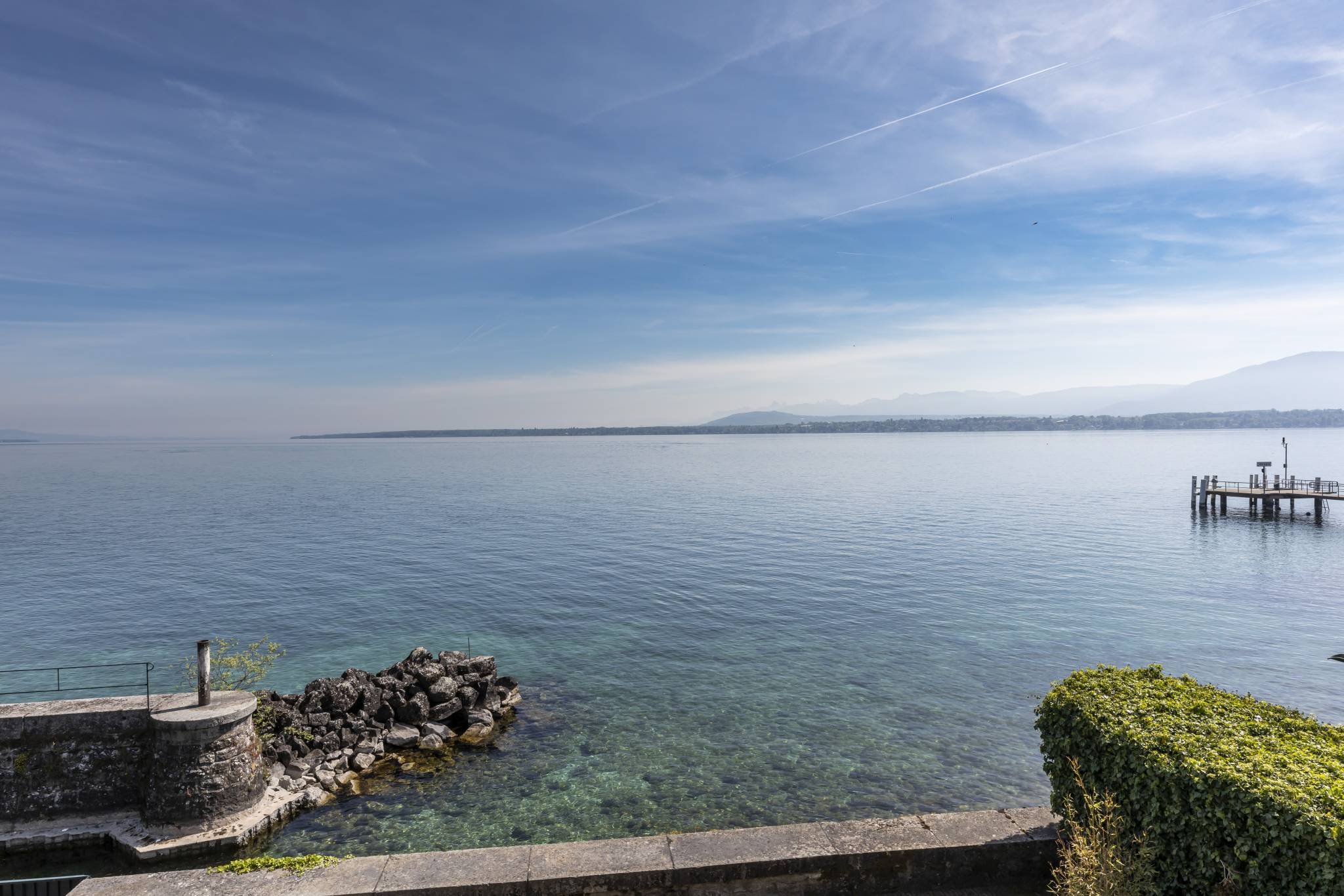 Magnifique maison de maître pieds dans l'eau avec dépendance et port privé