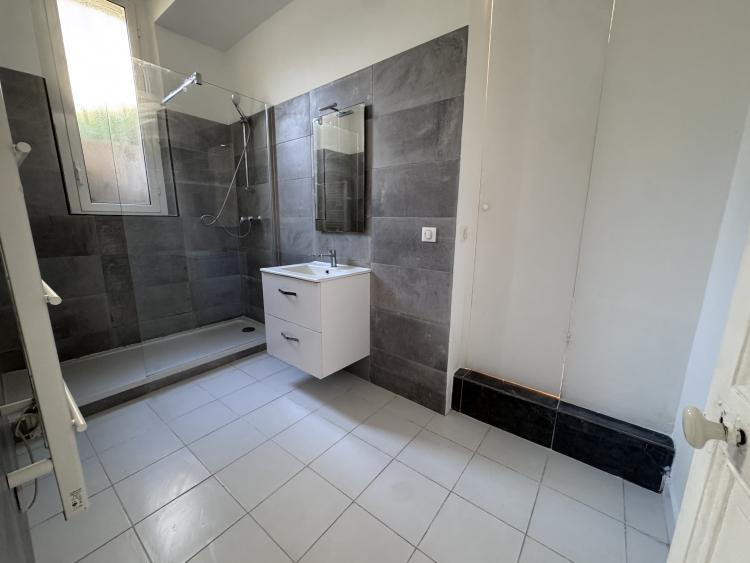 MENTON | GRAND APPARTEMENT DE 3 PIÈCES PROCHE DU CENTRE