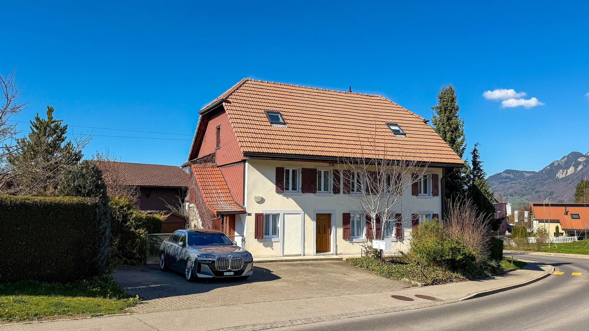 MAISON AVEC 2 LOGEMENTS DISTINCTS, GARAGE ET PLACES DE PARC