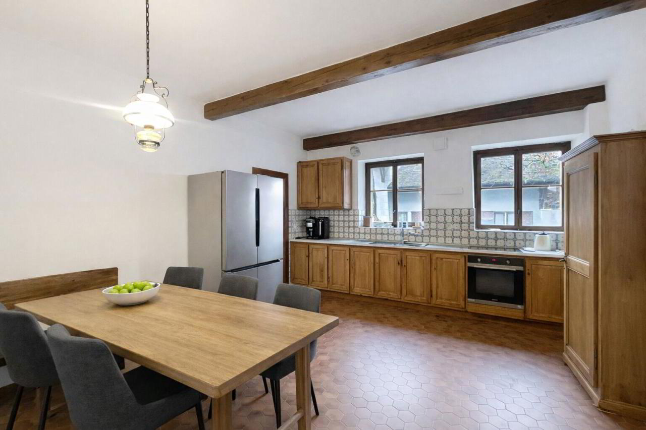 Maison de charme avec jardin arboré à Collex