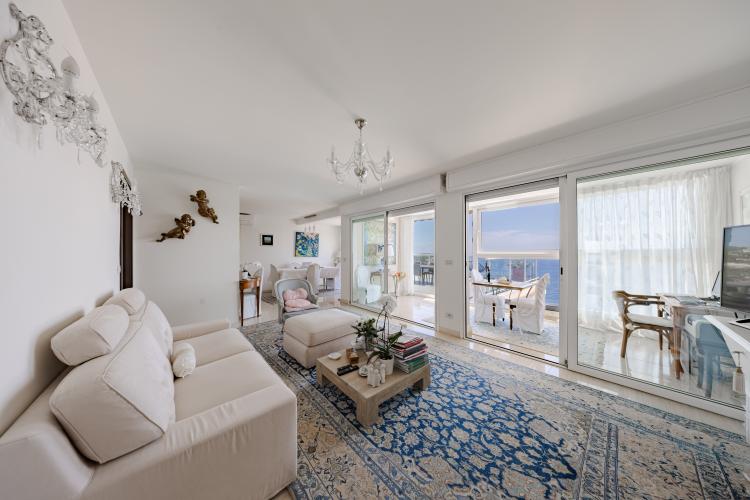 UNIQUE 3 CHAMBRES AVEC VUE MER PROCHE DE MONACO