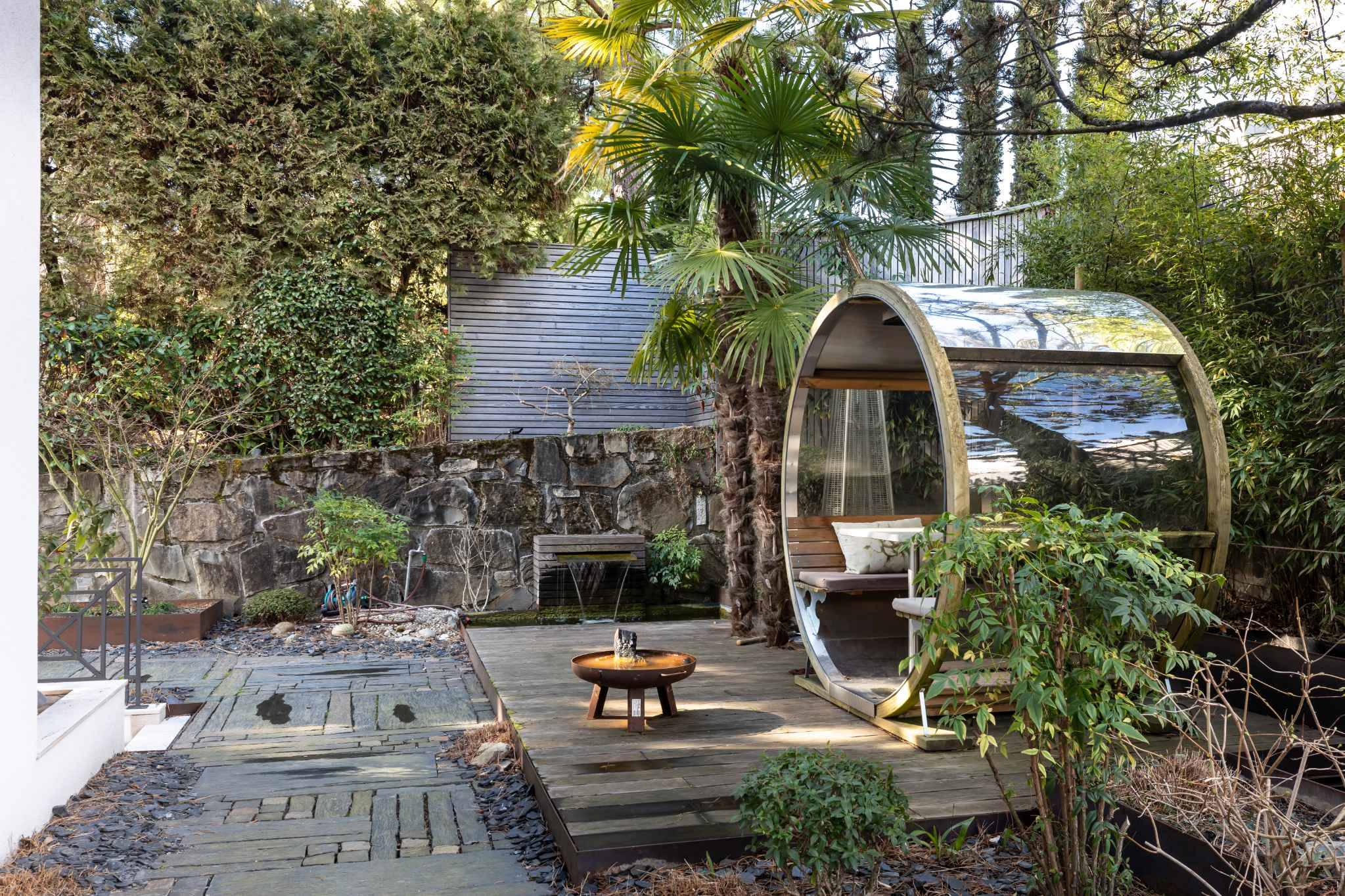 Unique Propriété de 8.5 pièces avec vue panoramique et piscine