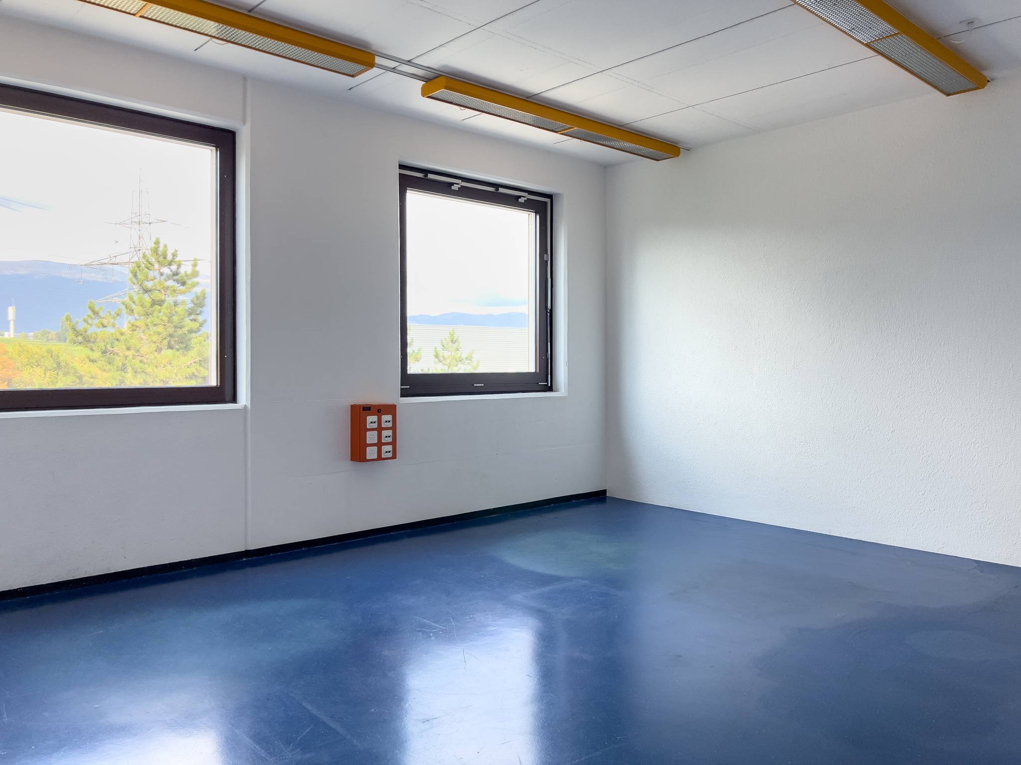 Laboratoire, production, atelier de 420 m2 à louer à Satigny