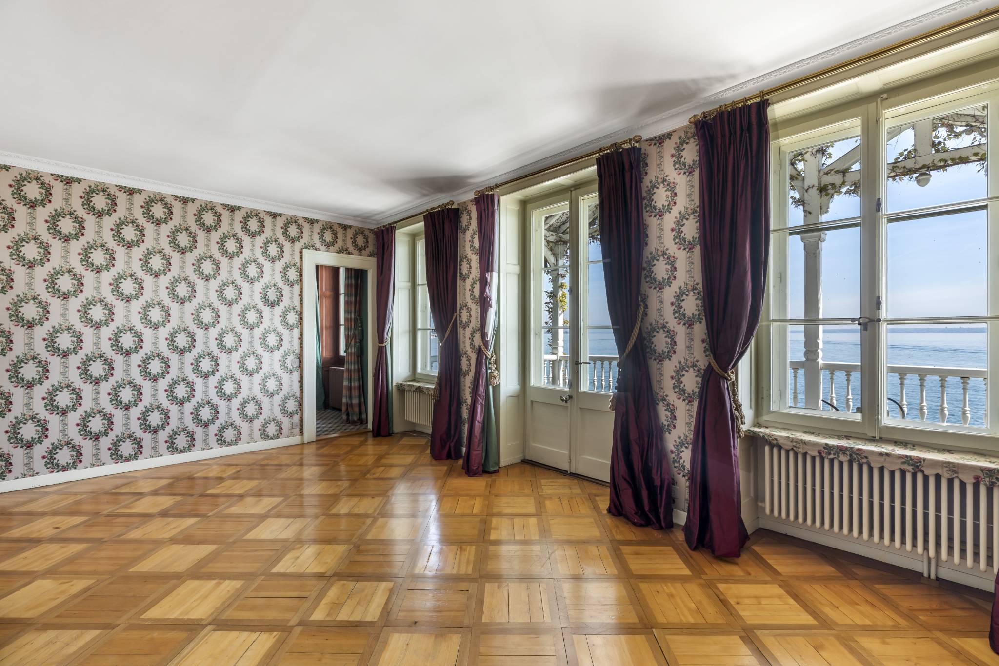 Magnifique maison de maître pieds dans l'eau avec dépendance et port privé