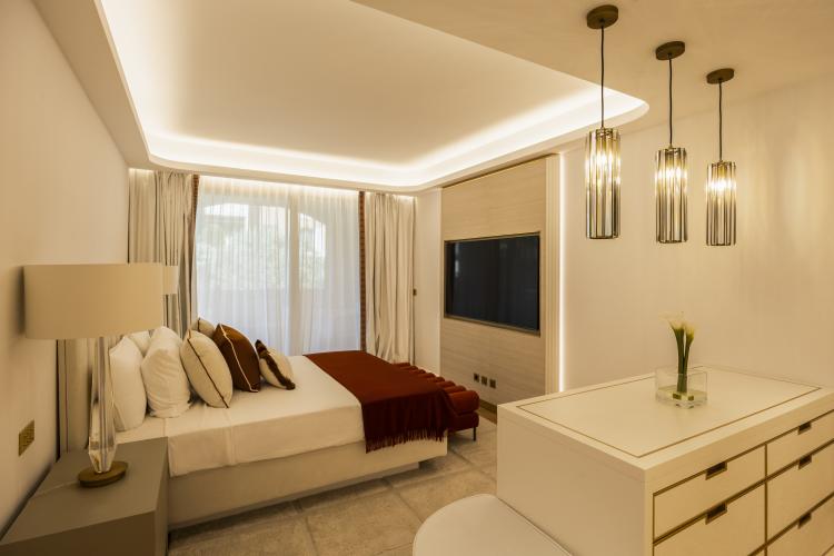 FONTVIEILLE - GRAND APPARTEMENT VUE SUR LE PORT - GIORGIONE