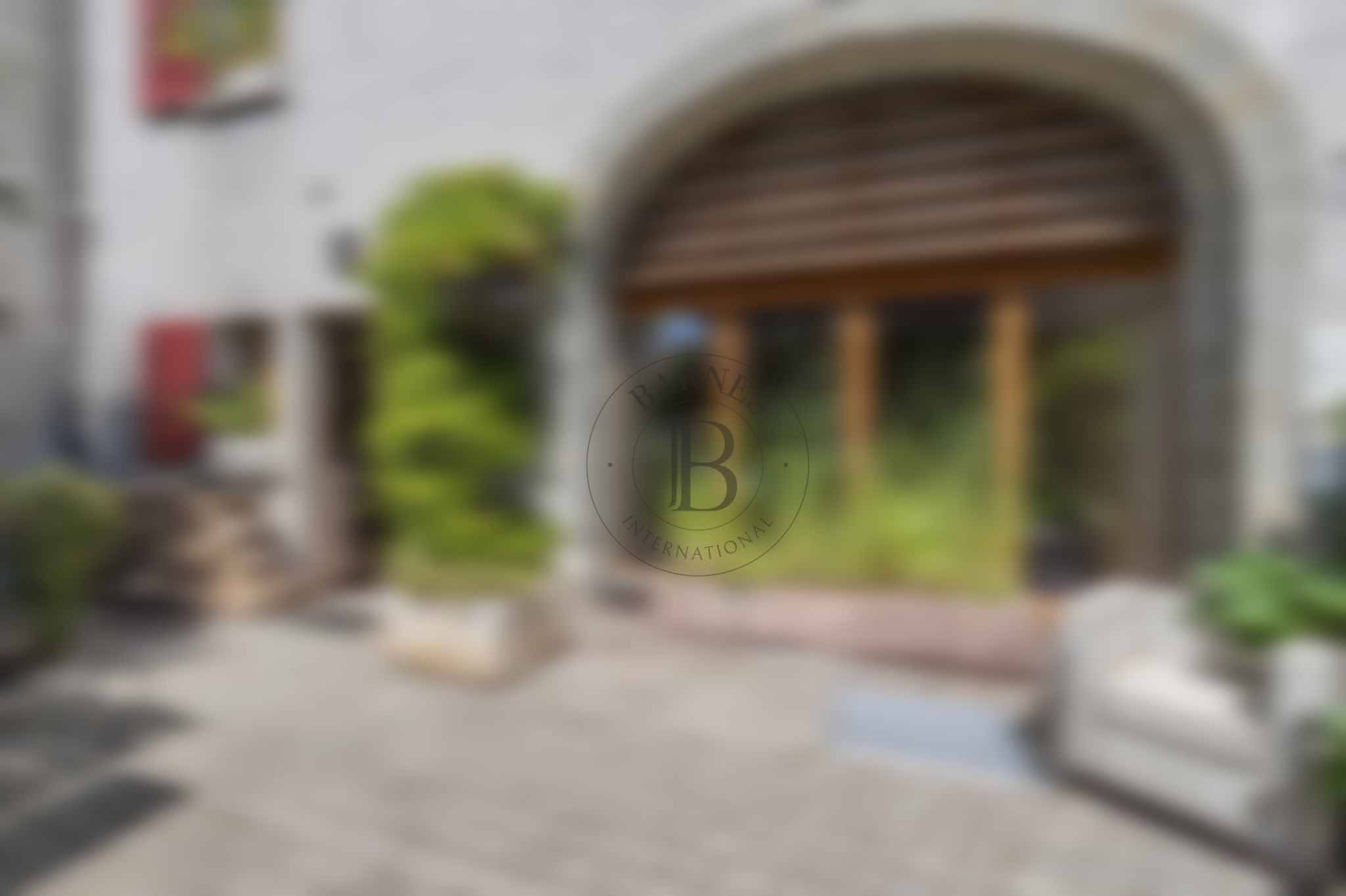 Co-Exclusivité ! Magnifique maison de village 