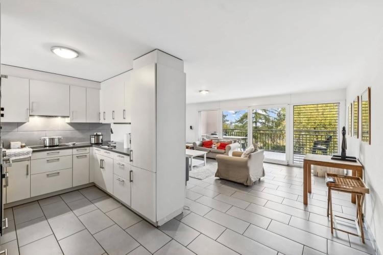 Appartement Traversant De 5,5 Pièces Avec Vue Sur Le Lac