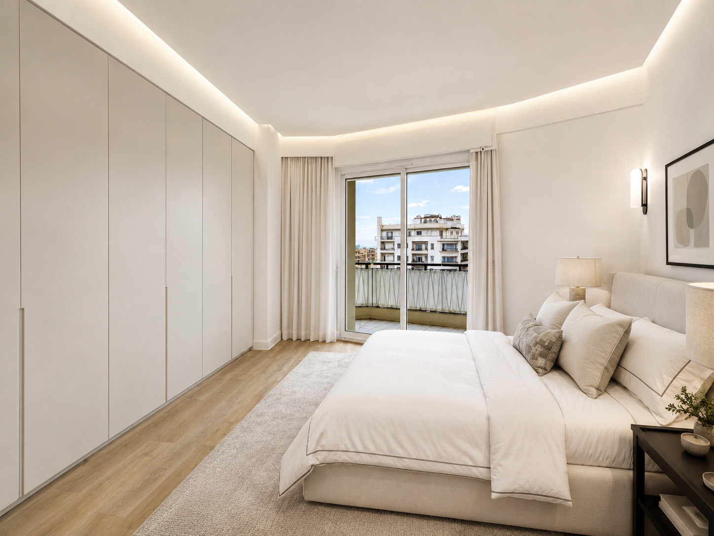 LE CONTINENTAL: 4 pièces de 195 m² avec terrasse, vue dégagée sans vis-à-vis et échappée mer