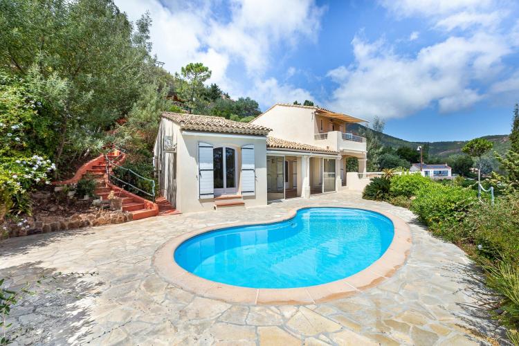 Villa rénovée vue mer à Théoule-sur-Mer