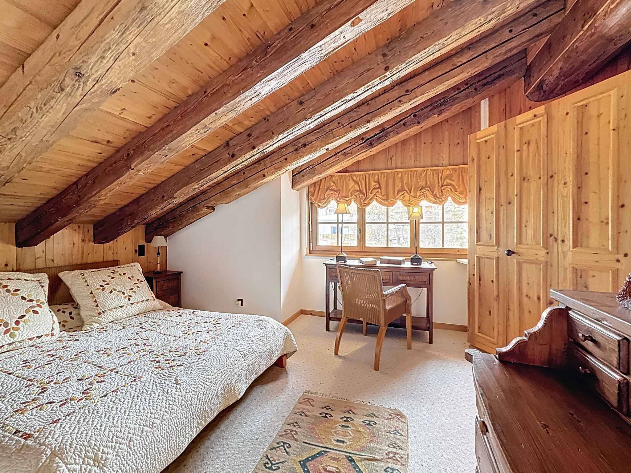 MAGNIFIQUE DUPLEX/ATTIQUE DE 6.5 PIÈCES AU CENTRE AVEC TRÈS BELLE VUE