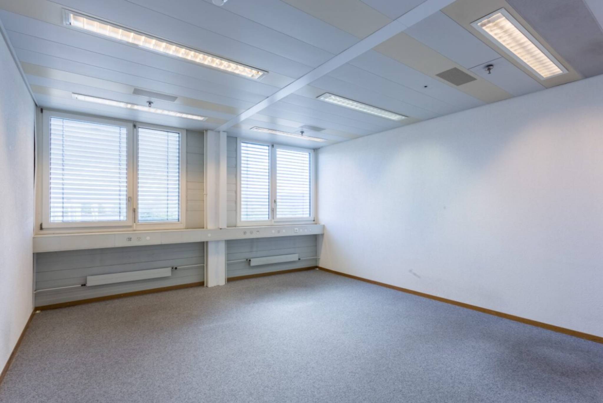 Bureau  de 51 m2 au 1er étage Zone FTI