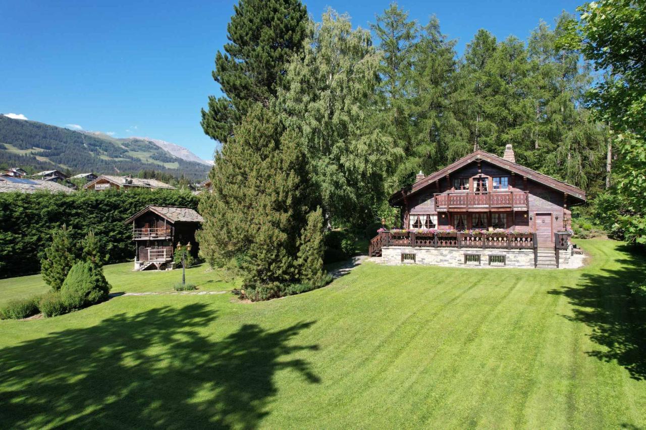 Splendide chalet avec son mazot sur une magnifique parcelle