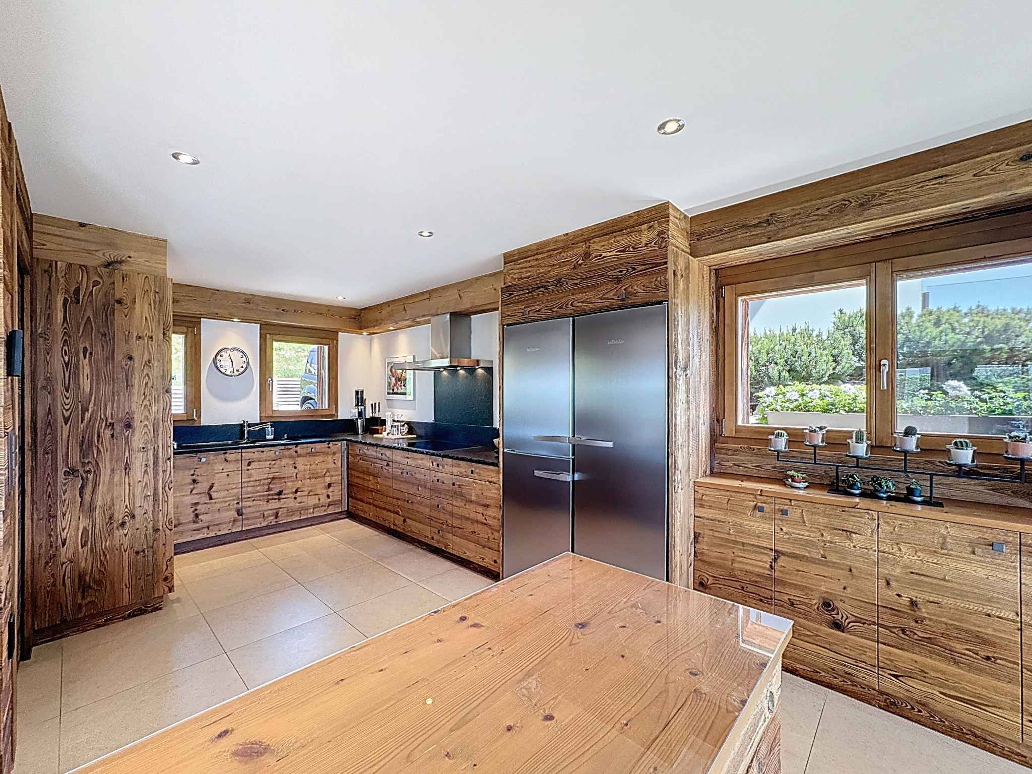 Magnifique chalet en vieux bois avec vue panoramique
