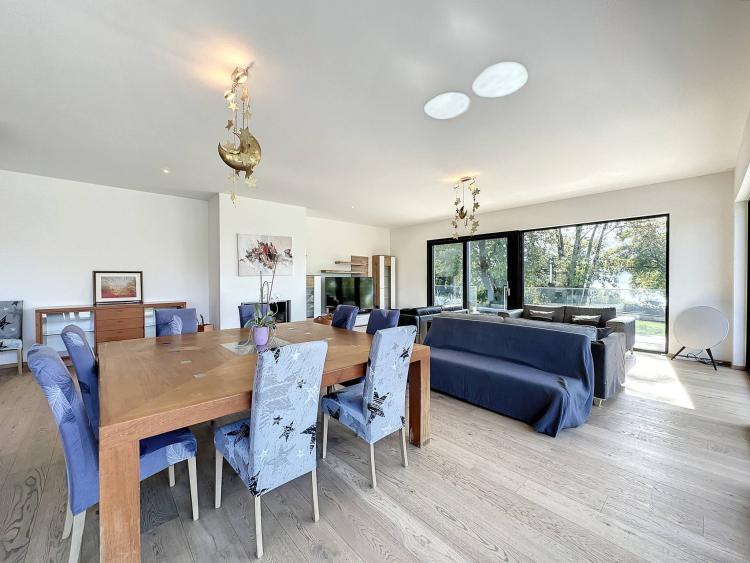Splendide propriété située dans un quartier résidentiel, prestigieux et calme