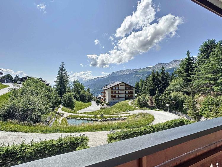 EXCLUSIVITE - Bel appartement de 4.5 pièces avec vue