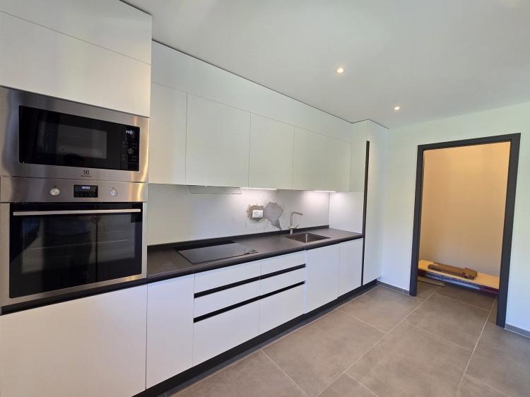 Villa neuve / 203 m2 et 845 m3 / Prix à discuter