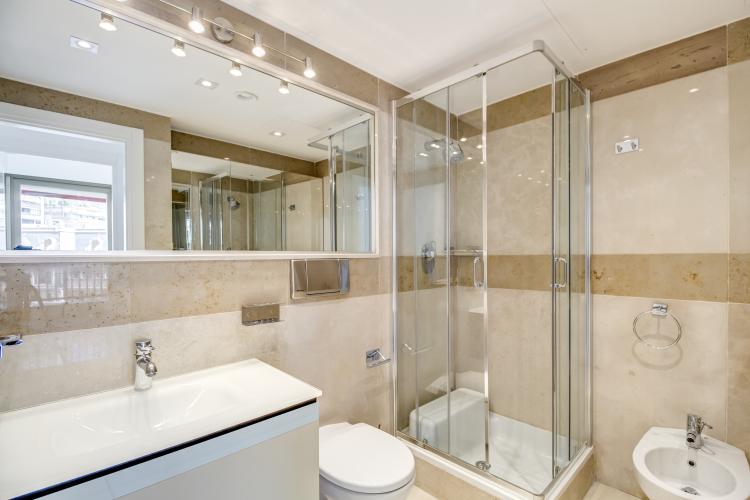 MIRABEAU : Rare appartement de 3 chambres à coucher et belle vue panoramique
