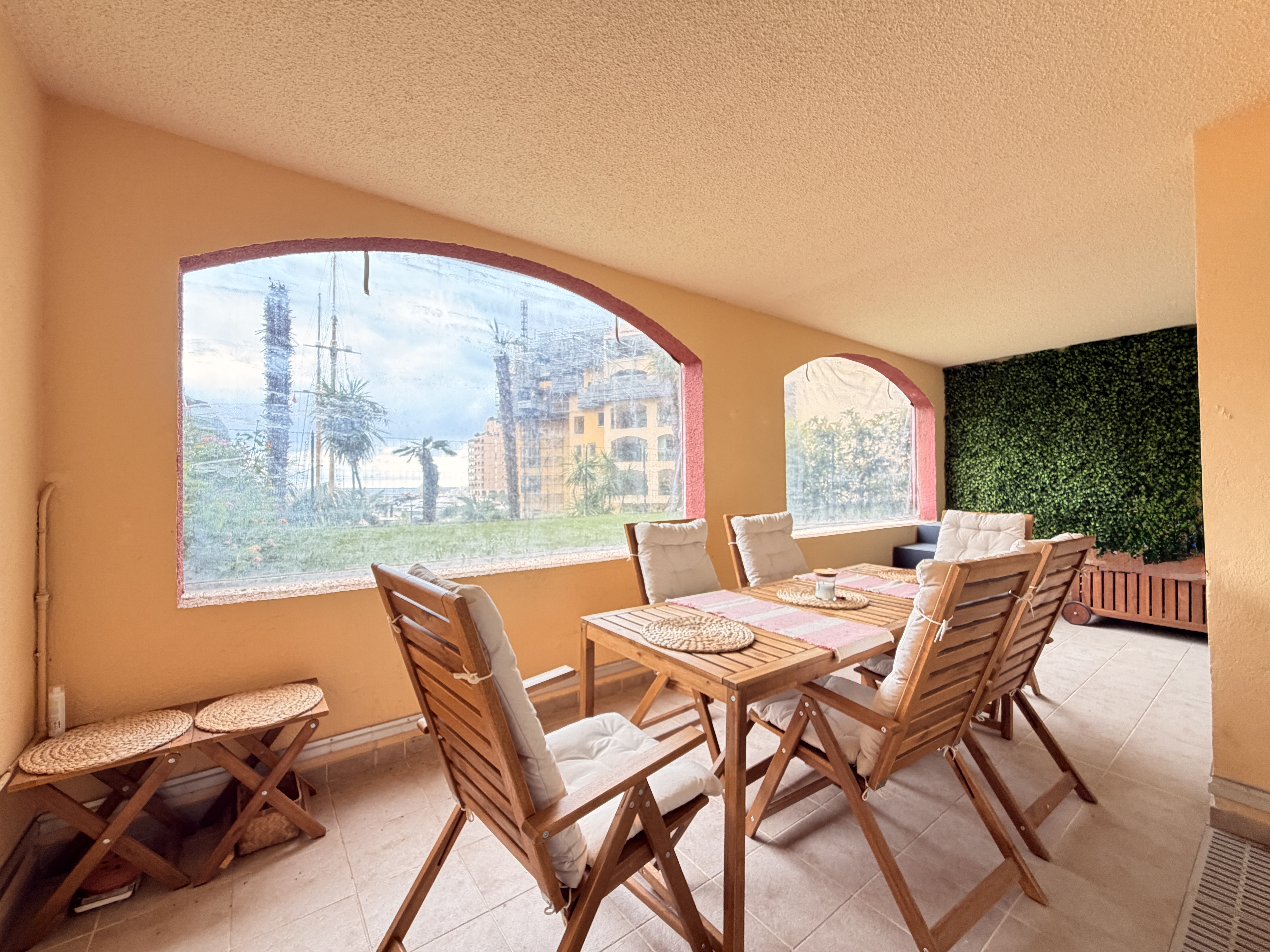 FONTVIEILLE - GRAND 2P AVEC TERRASSE - LE GIORGIONE