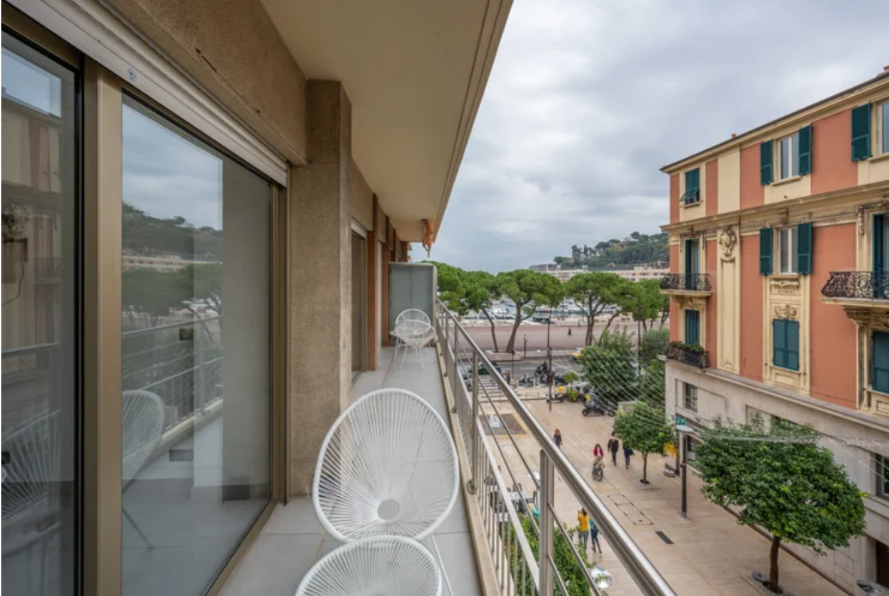 Appartement de 3 pièces rénové - Condamine - Vue échappée sur le Circuit F1