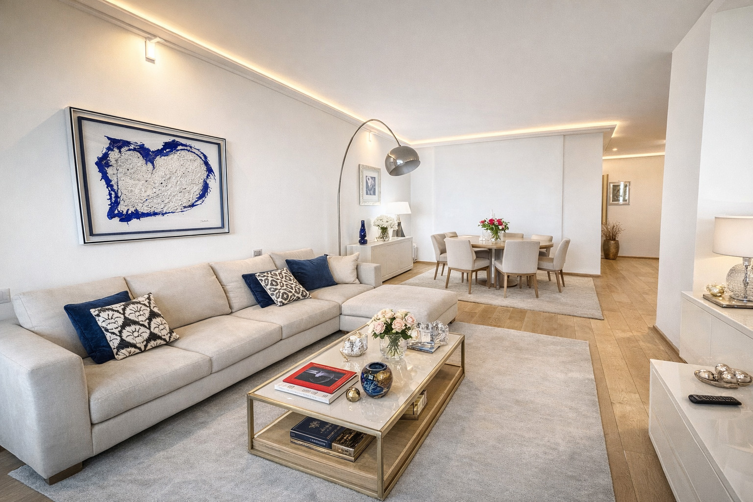 Trocadéro – Grand 2/3 pièces rénové avec vue mer, résidence avec concierge