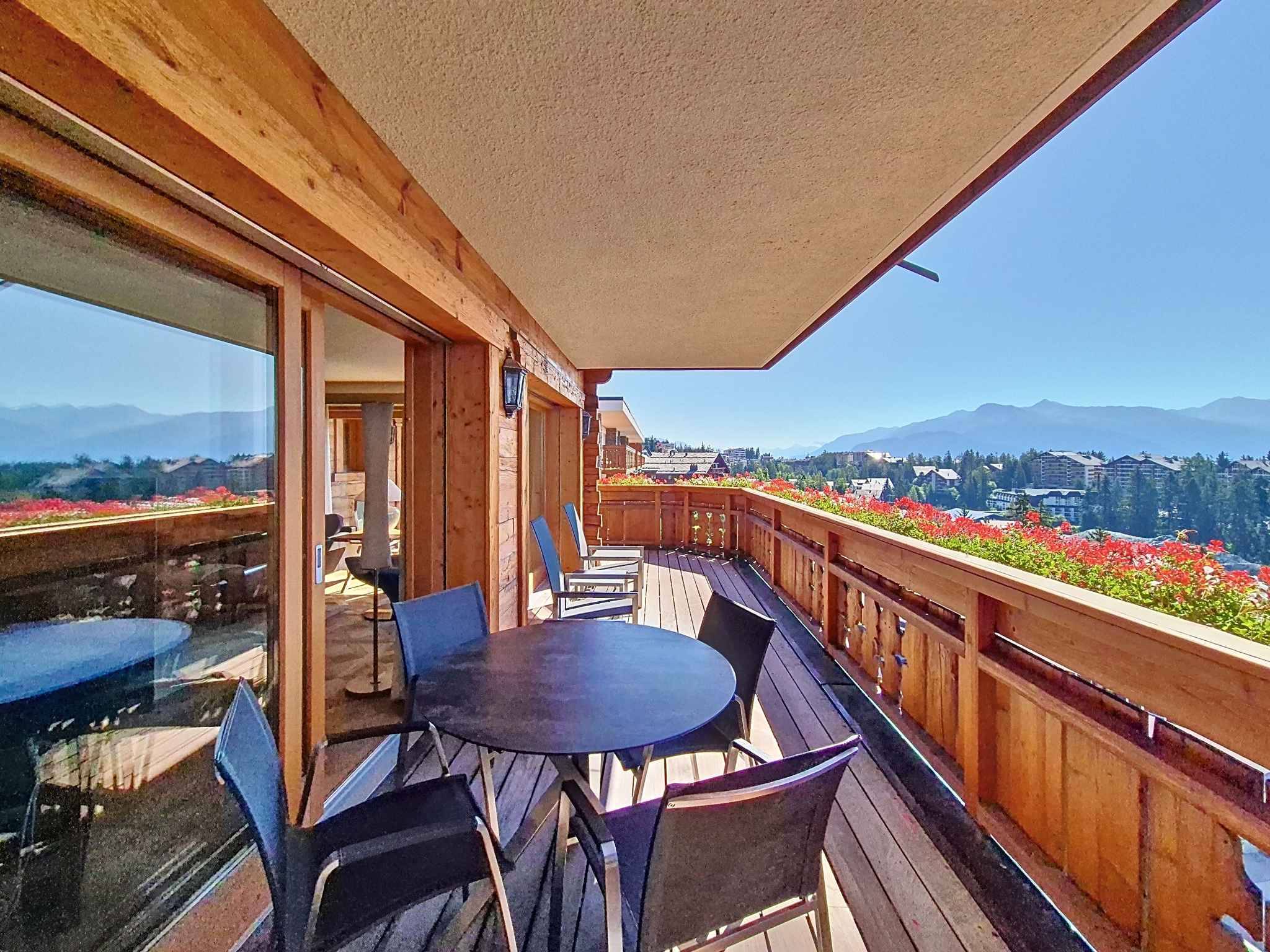 EXCLUSIVITÉ - Superbe 5.5 pièces avec vue panoramique et studio indépendant