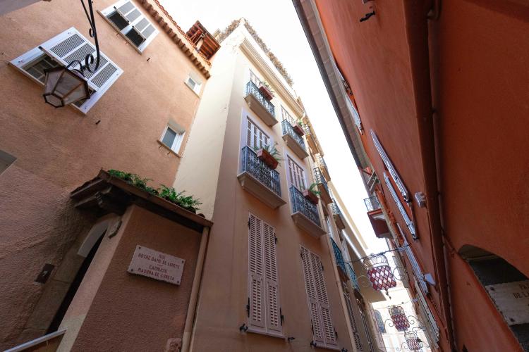 STUDIO - PIED A TERRE IDEAL