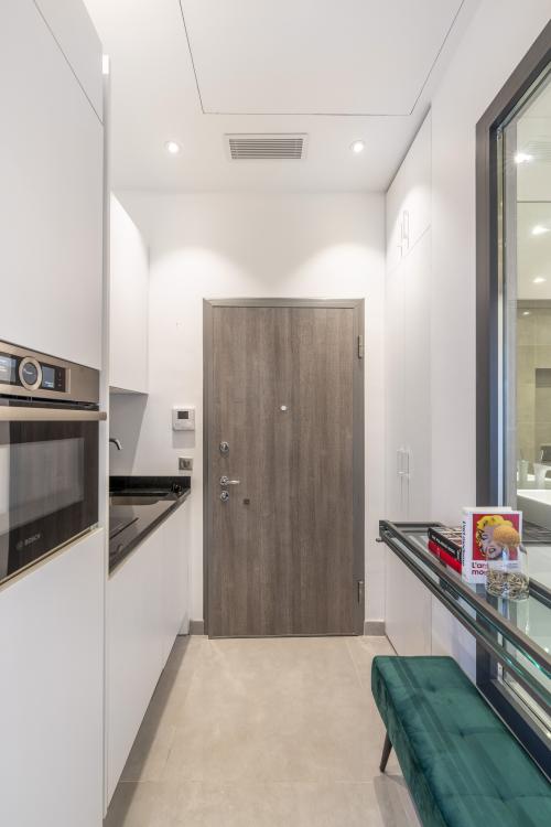 BETTINA: moderne studio rénové avec terrasse en location