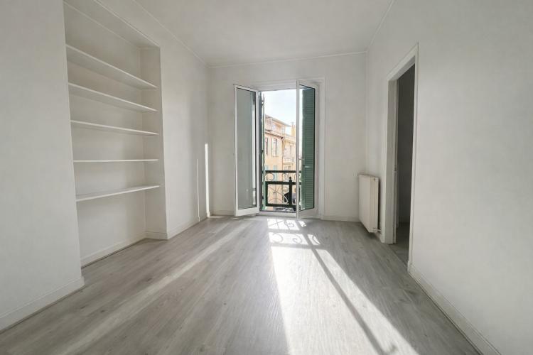 Grand appartement 5 pièces – Menton