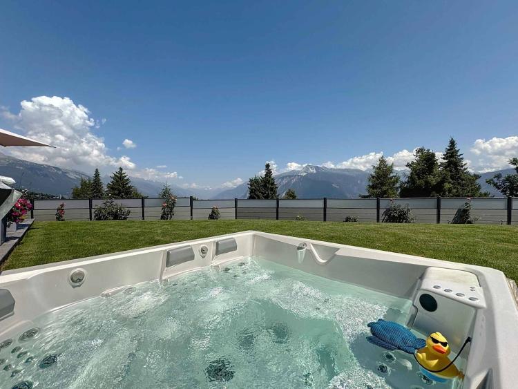 MAGNIFIQUE PROPRIÉTÉ AVEC DÉPENDANCE (MAZOT) ET PISCINE EXTERIEURE