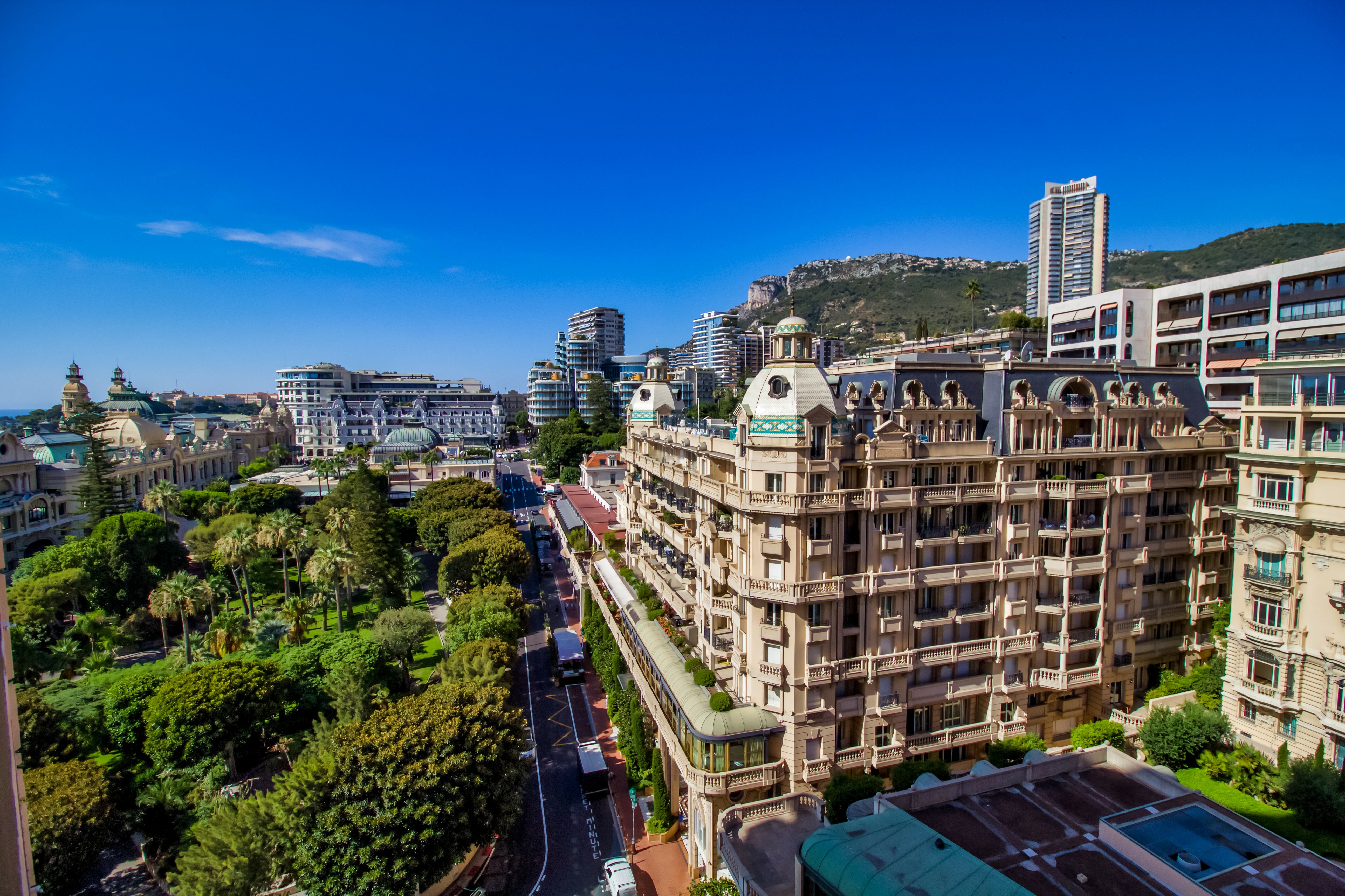 MIRABEAU : Rare appartement de 3 chambres à coucher et belle vue panoramique